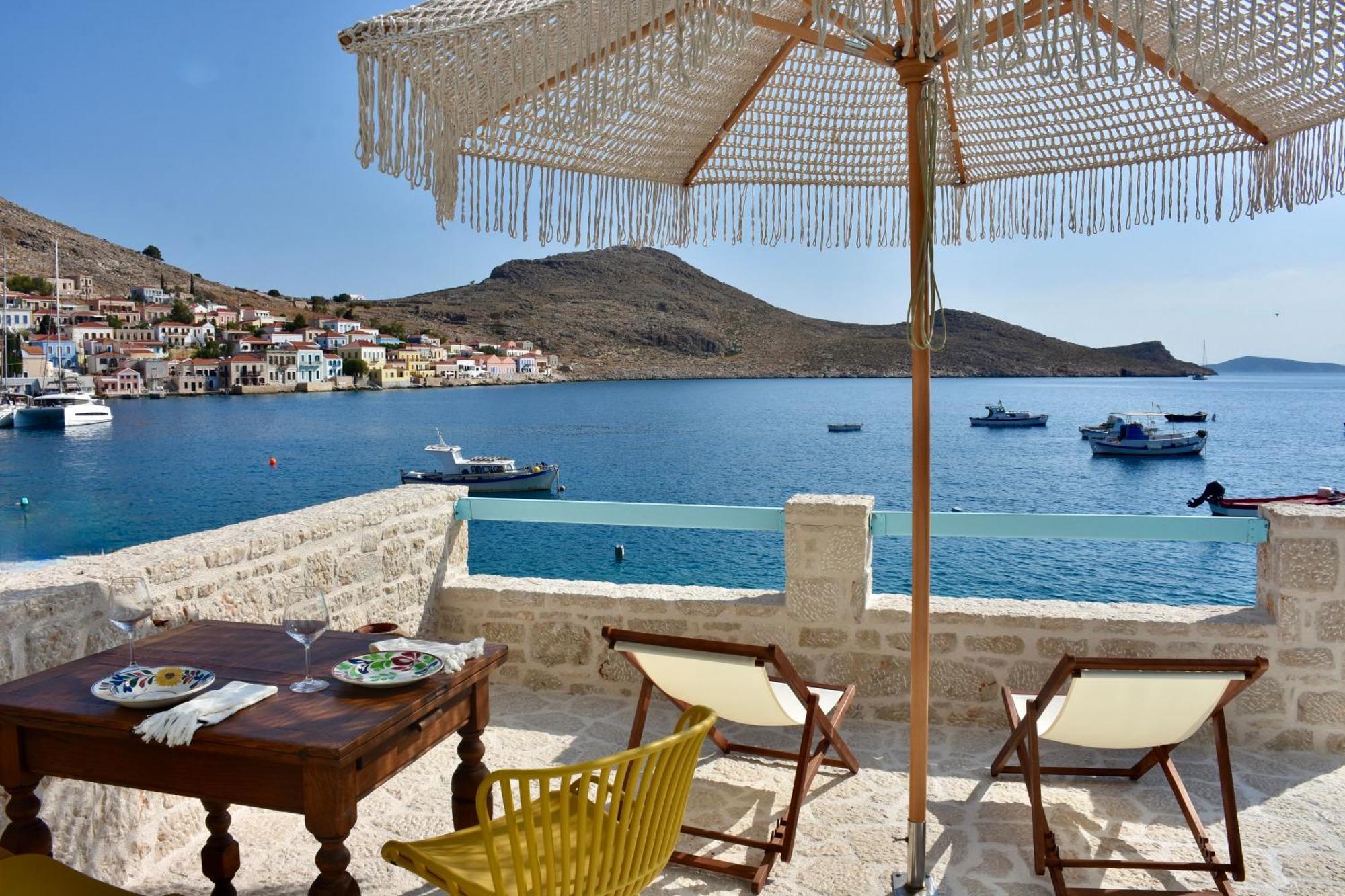 Salt Retreat - Seafront Villa Chalki Town Exterior foto