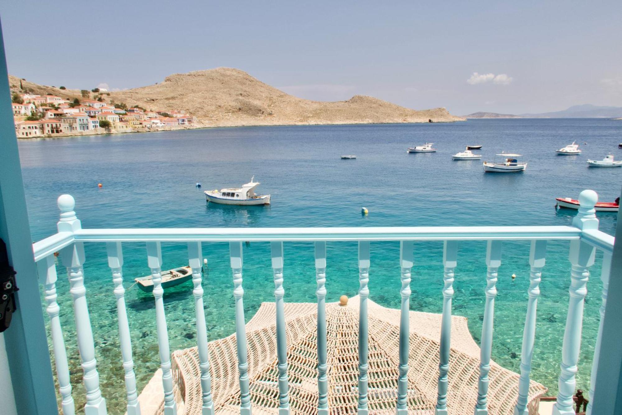 Salt Retreat - Seafront Villa Chalki Town Exterior foto