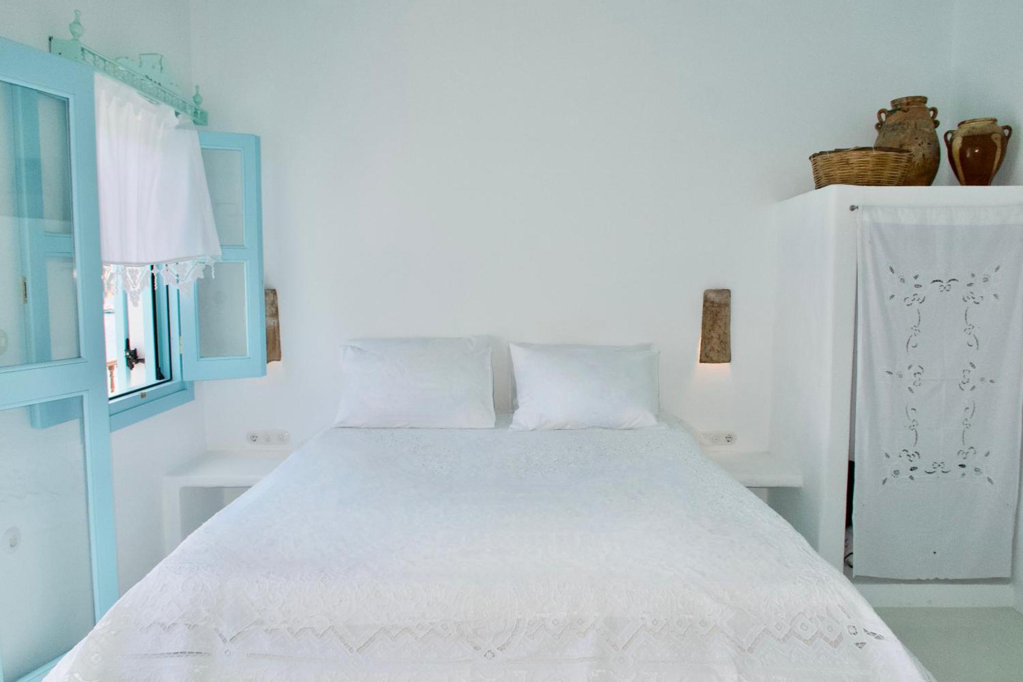 Salt Retreat - Seafront Villa Chalki Town Exterior foto